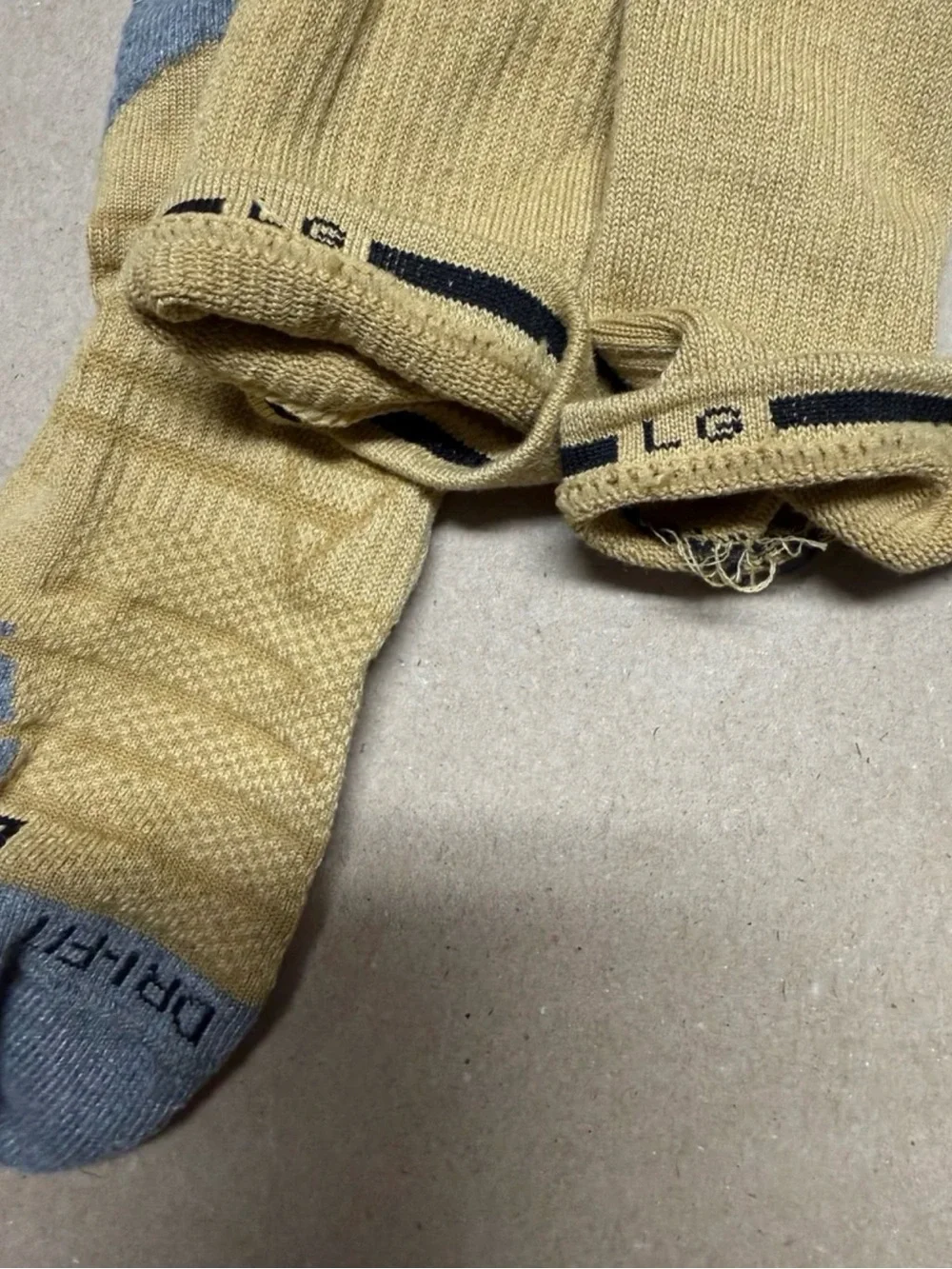 Nike Beige Tan Dri Fit Crew L Large Men's 8-12 Socks Rare!